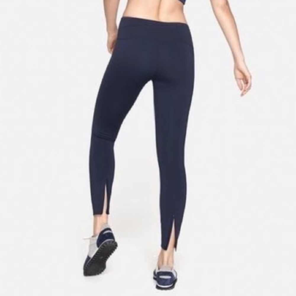 Outdoor Voices Sprint Thermal Legging in Navy
